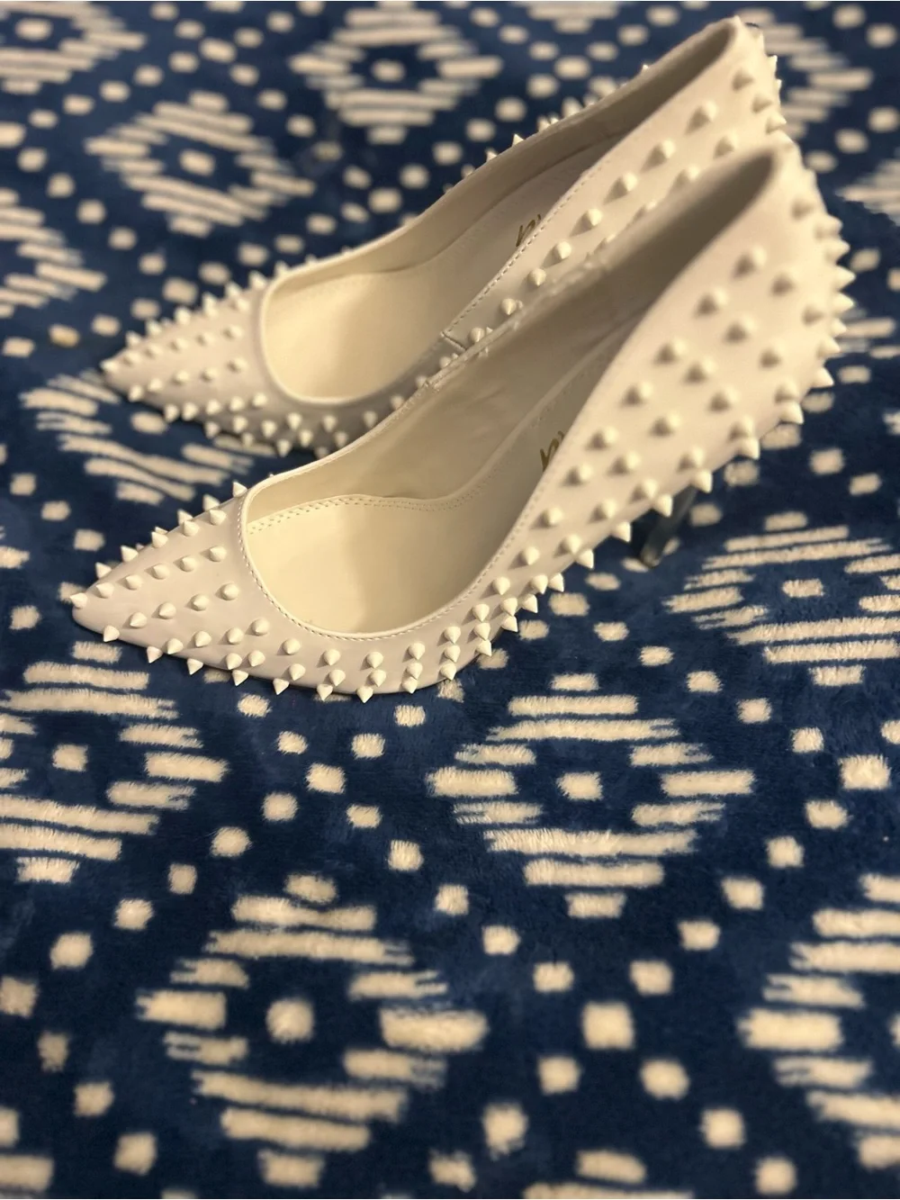 Gorgeous White Pointed Spike heels